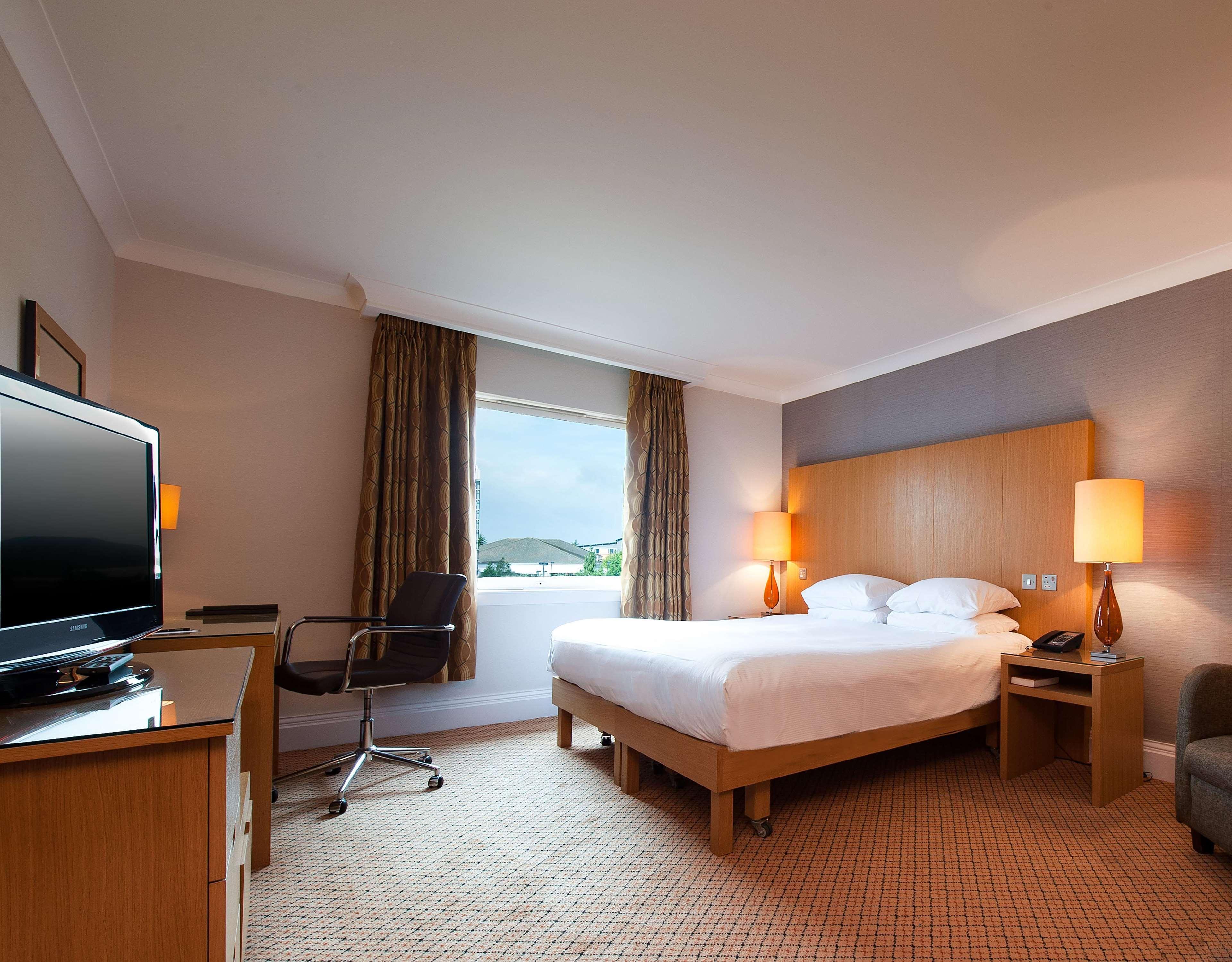 Doubletree By Hilton Glasgow Strathclyde Bellshill Extérieur photo
