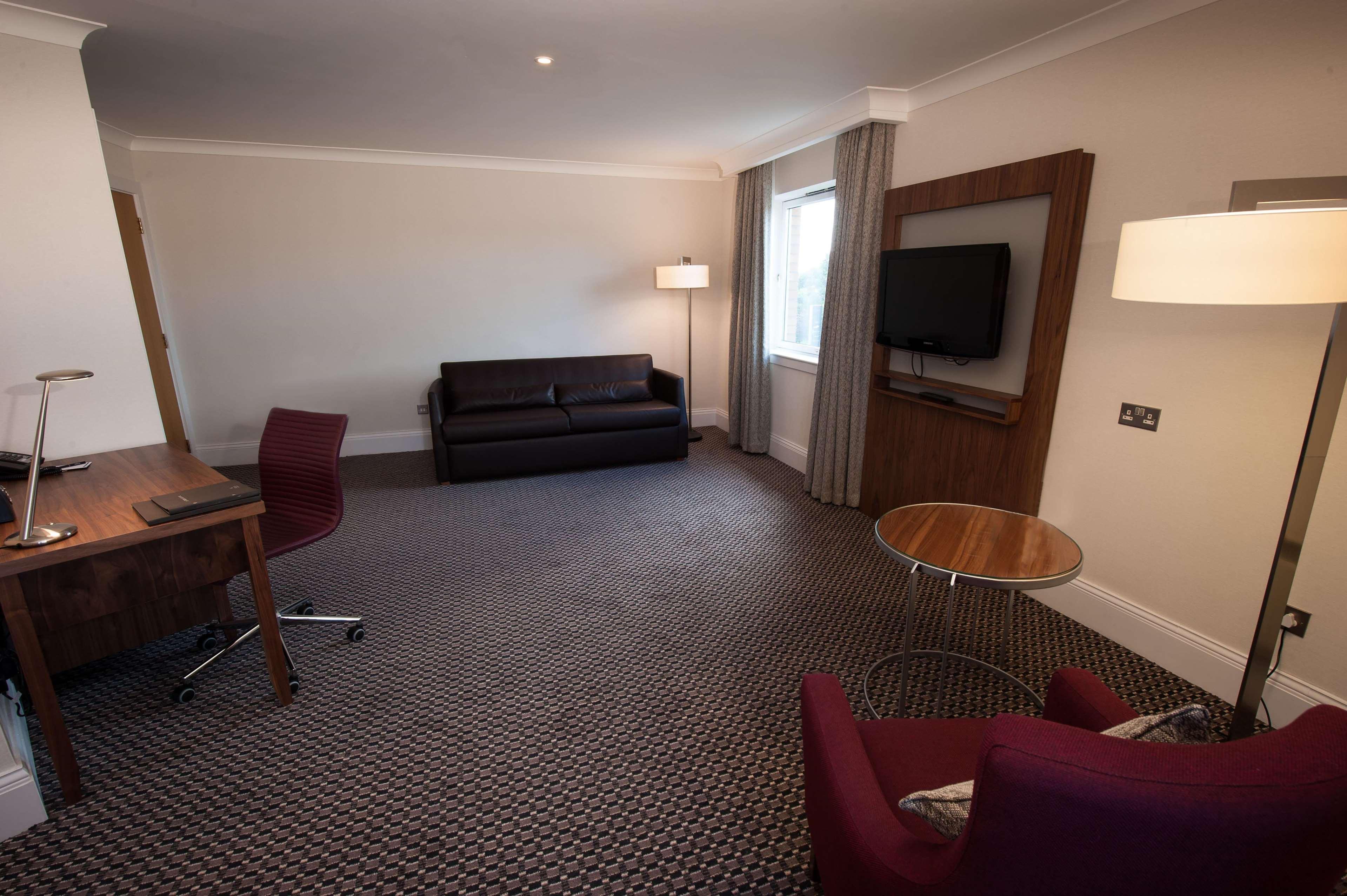Doubletree By Hilton Glasgow Strathclyde Bellshill Extérieur photo