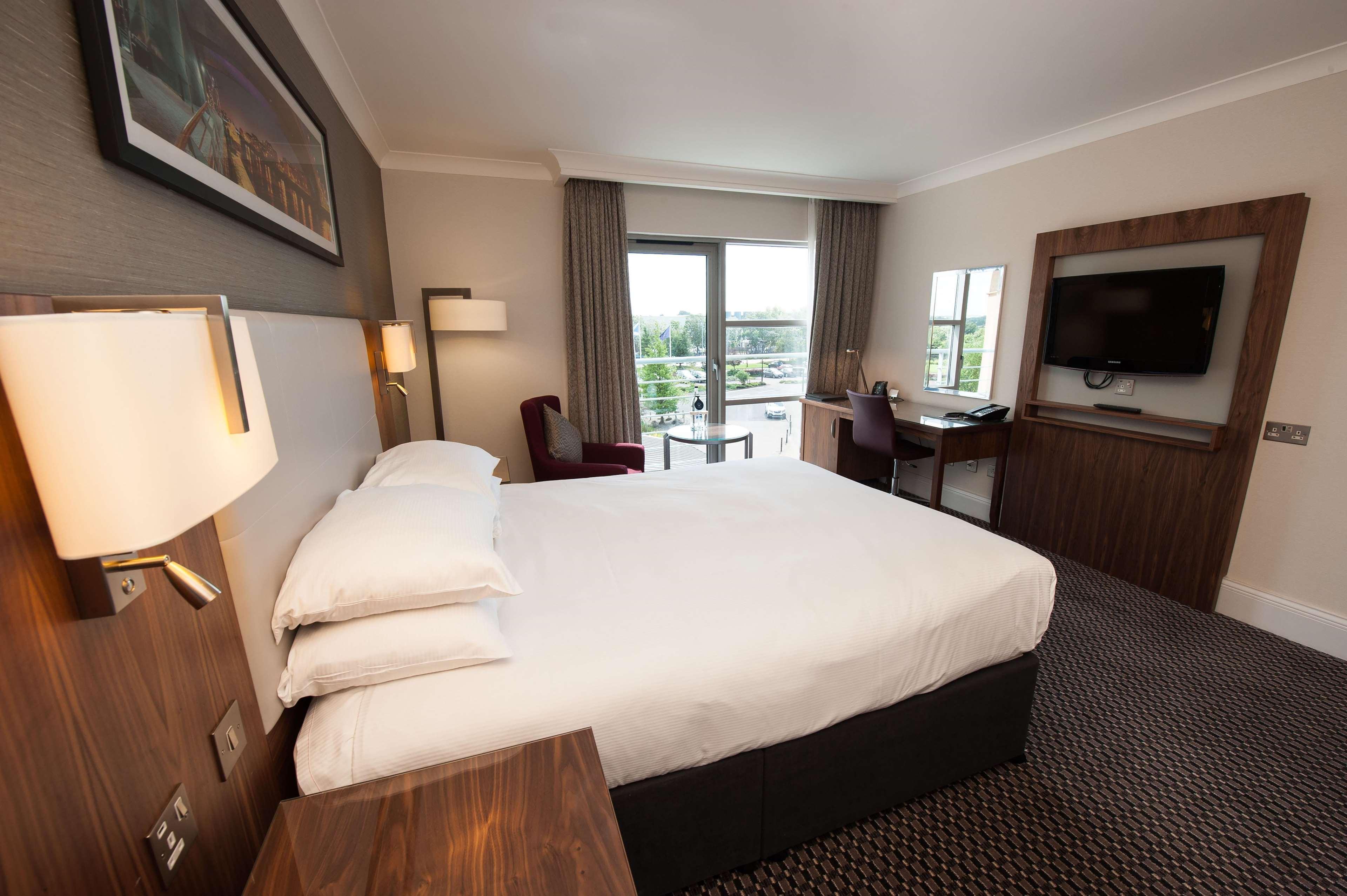 Doubletree By Hilton Glasgow Strathclyde Bellshill Extérieur photo