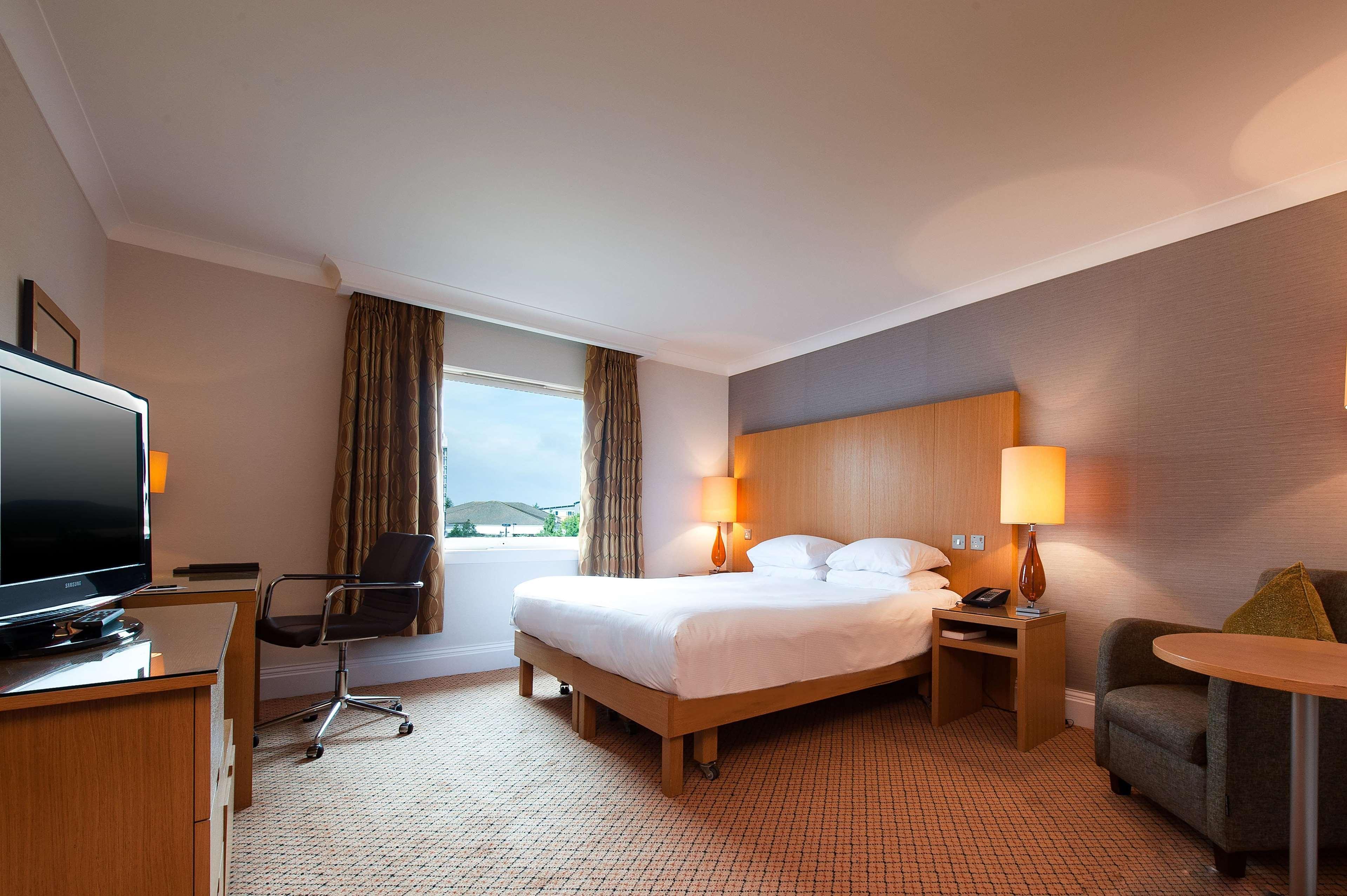 Doubletree By Hilton Glasgow Strathclyde Bellshill Extérieur photo