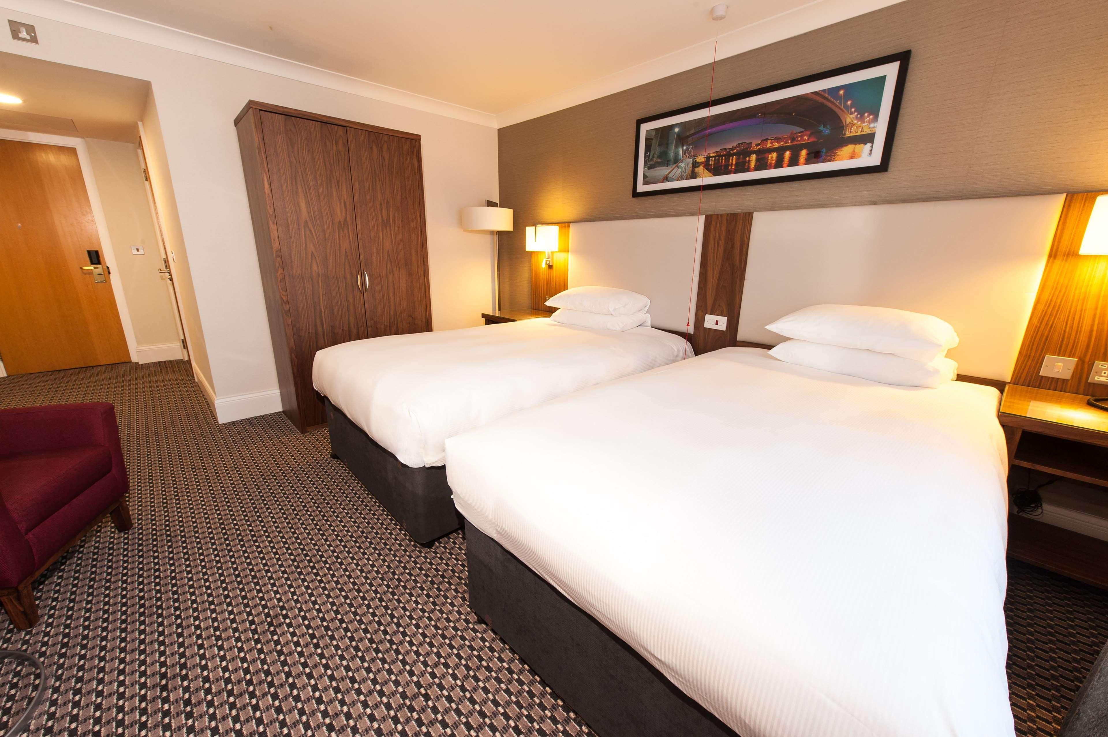 Doubletree By Hilton Glasgow Strathclyde Bellshill Extérieur photo