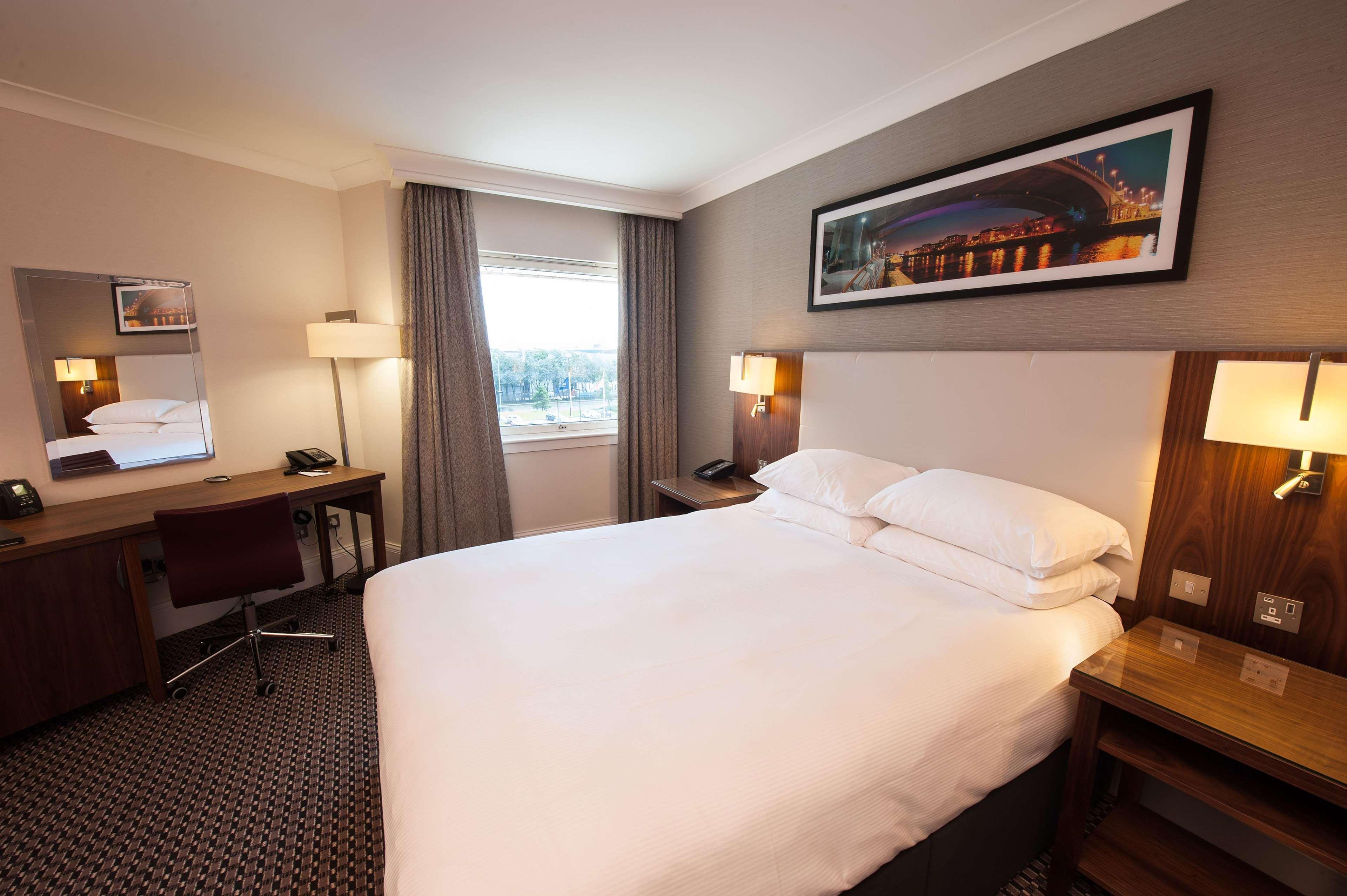 Doubletree By Hilton Glasgow Strathclyde Bellshill Extérieur photo