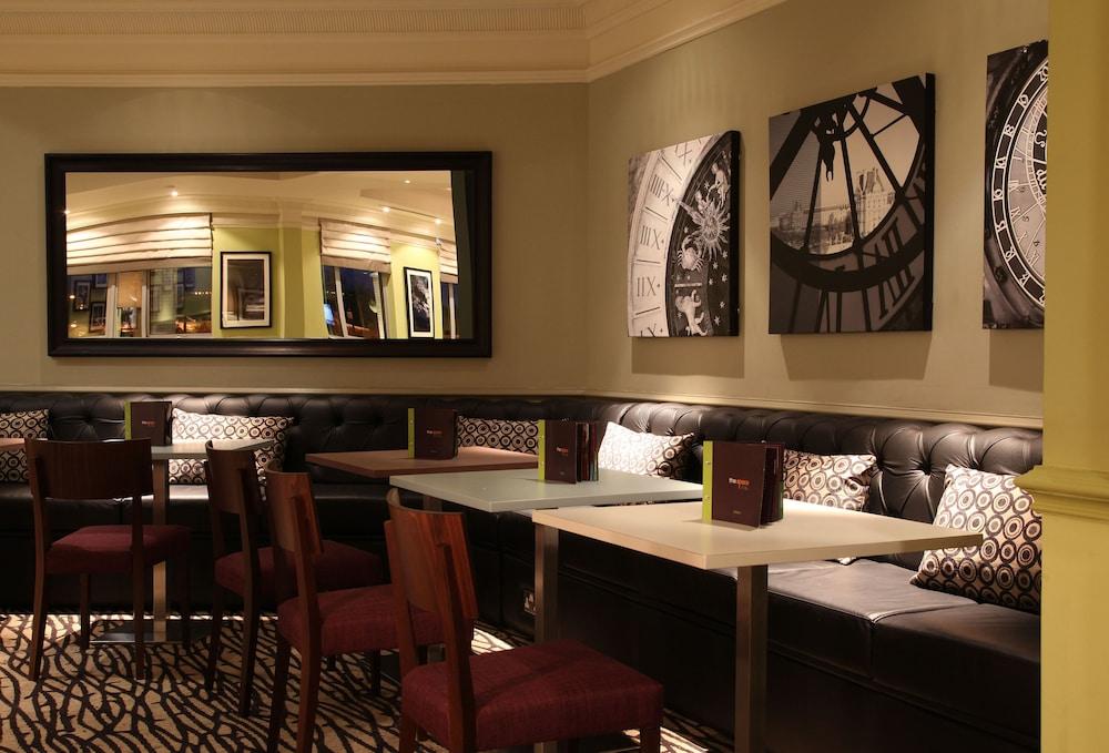Doubletree By Hilton Glasgow Strathclyde Bellshill Extérieur photo