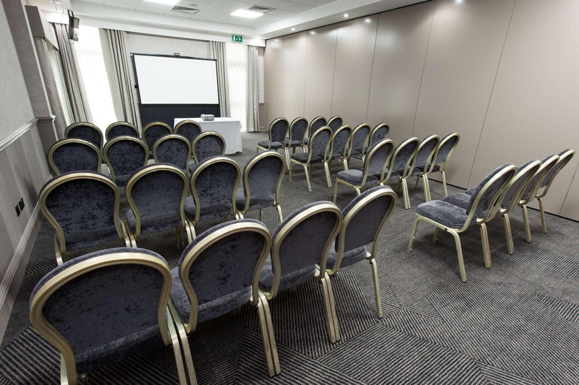 Doubletree By Hilton Glasgow Strathclyde Bellshill Extérieur photo