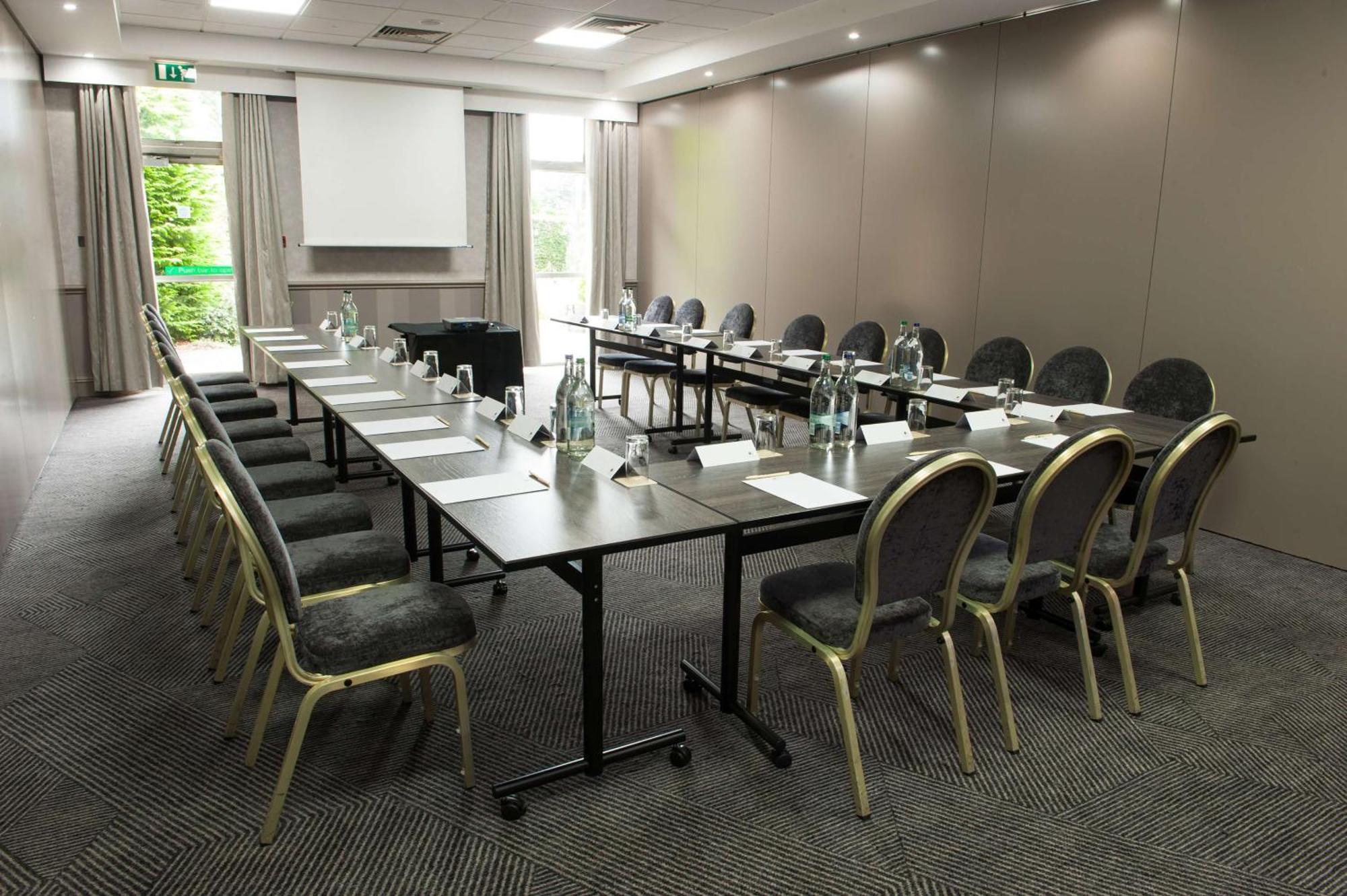 Doubletree By Hilton Glasgow Strathclyde Bellshill Extérieur photo