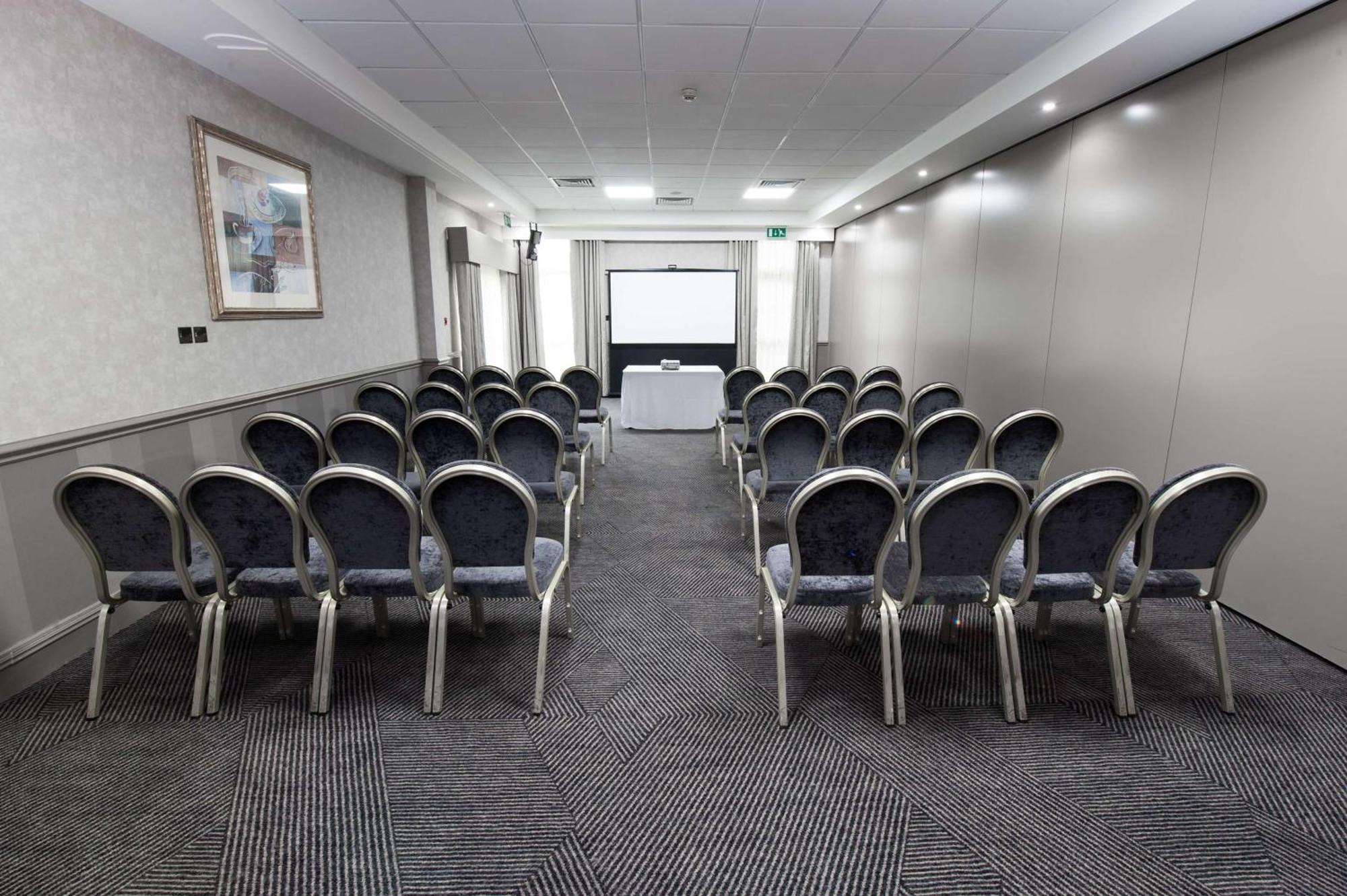 Doubletree By Hilton Glasgow Strathclyde Bellshill Extérieur photo